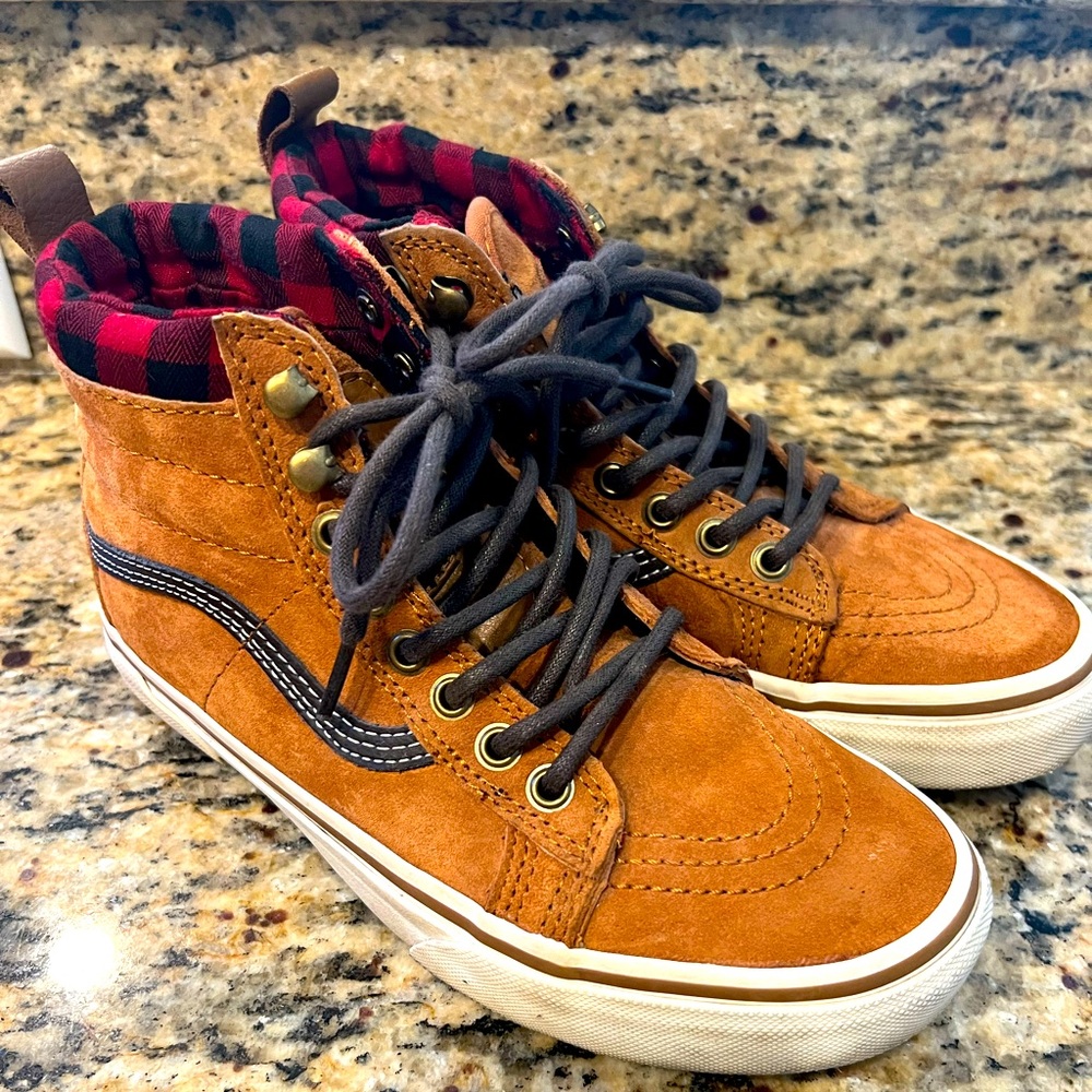 Women’s High Top Vans - size 7